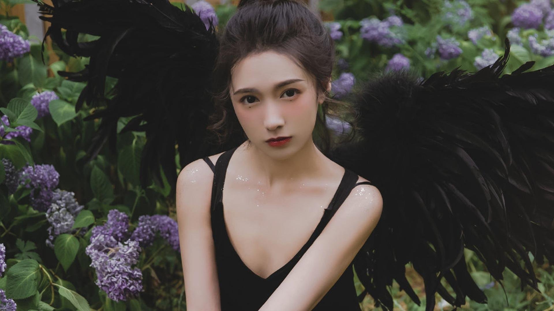 _2025年网球装备市场持续升级，科技与设计兼备_，网球器材制造商或品牌