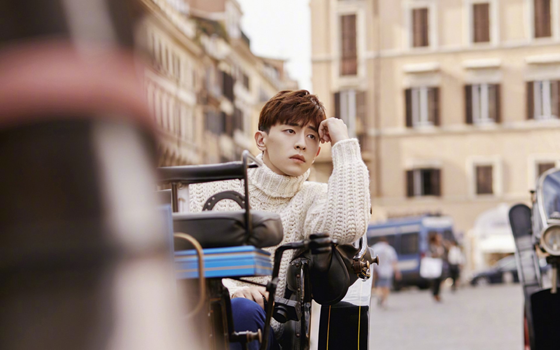 _光影奇幻赛:灯光炫彩中的精彩比拼_,奇幻光影嘉年华