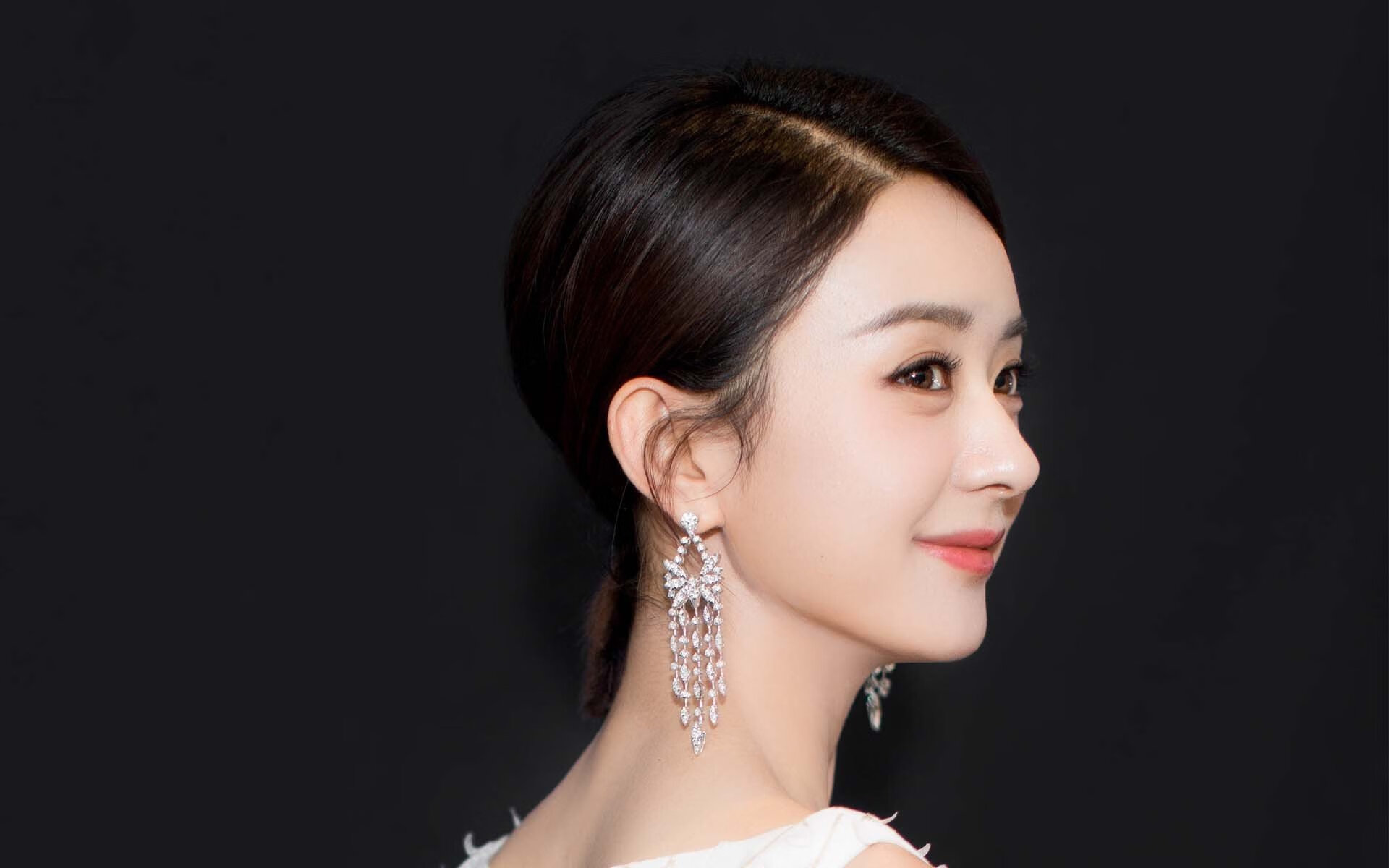 互联网+足球教育促进全民体育普及，推动体育+教育深度融合，互联网+足球计划书